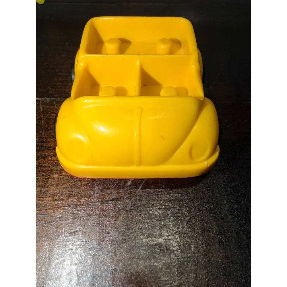 Vintage Kenner Tree Tots Family Car Yellow‎ Plastic Toy Car Red Base Peg Seats